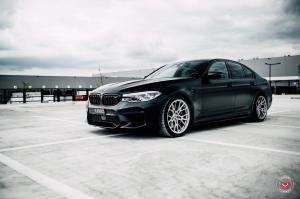 BMW M5 on Vossen Wheels (M-X3) 2020 года
